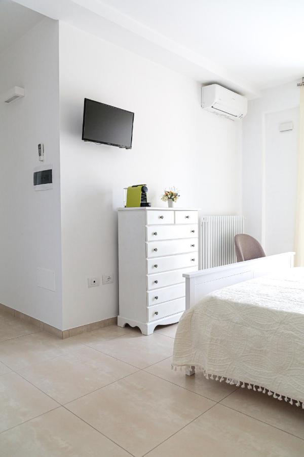 بورتو سيساريو Casa Clementina Rooms Vista Mare المظهر الخارجي الصورة
