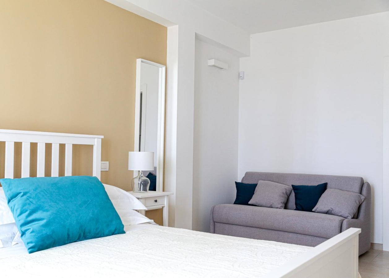 بورتو سيساريو Casa Clementina Rooms Vista Mare المظهر الخارجي الصورة