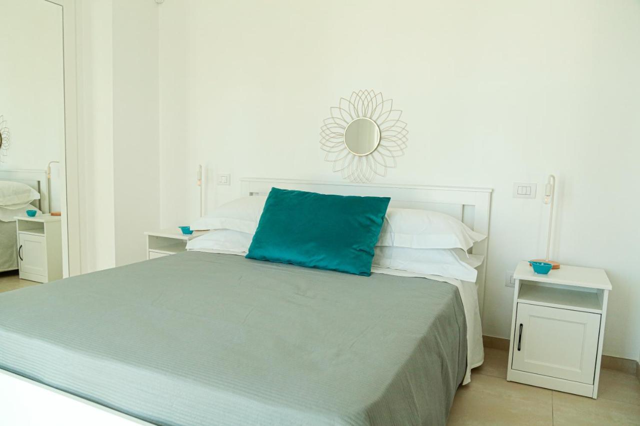 بورتو سيساريو Casa Clementina Rooms Vista Mare المظهر الخارجي الصورة